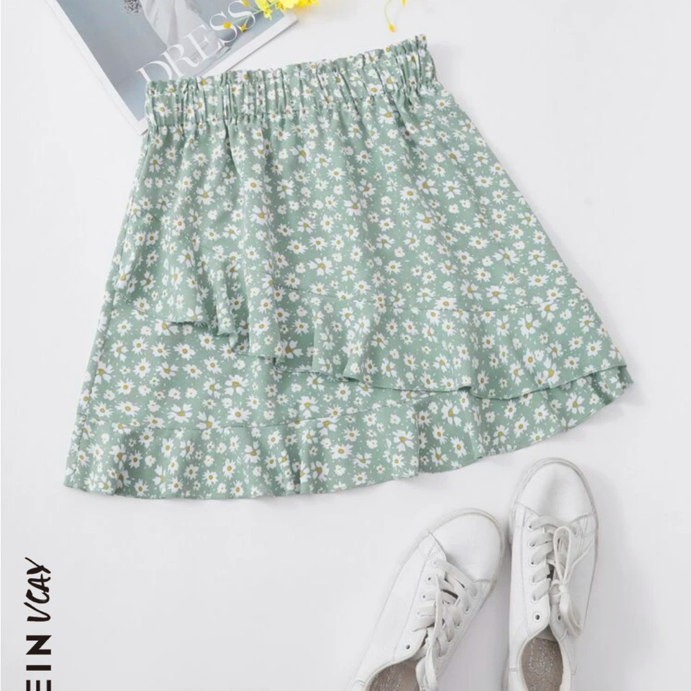 Floral mini skirt